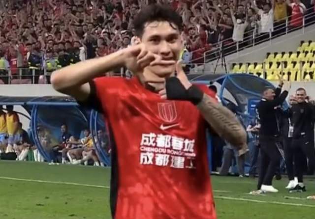 开云运营管理部-成都蓉城豪取8连胜，进攻防守全中超第一：至少8人可进国足！